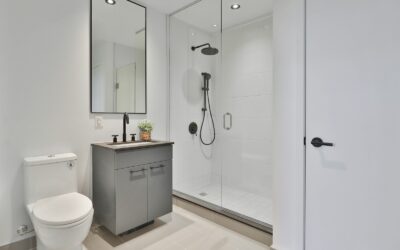 Walk-In Shower vs Bathtub: What Calgary Homeowners Should Know